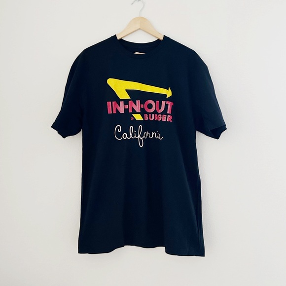 NEW In & Out Burger Graphic Tee - Picture 6 of 6